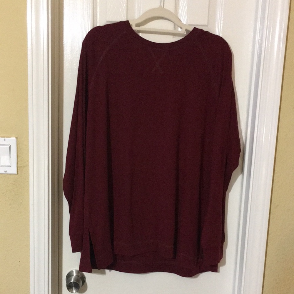 Bundle 2long sleeves Niloufo 3X tops 1maroon 1 navy blue